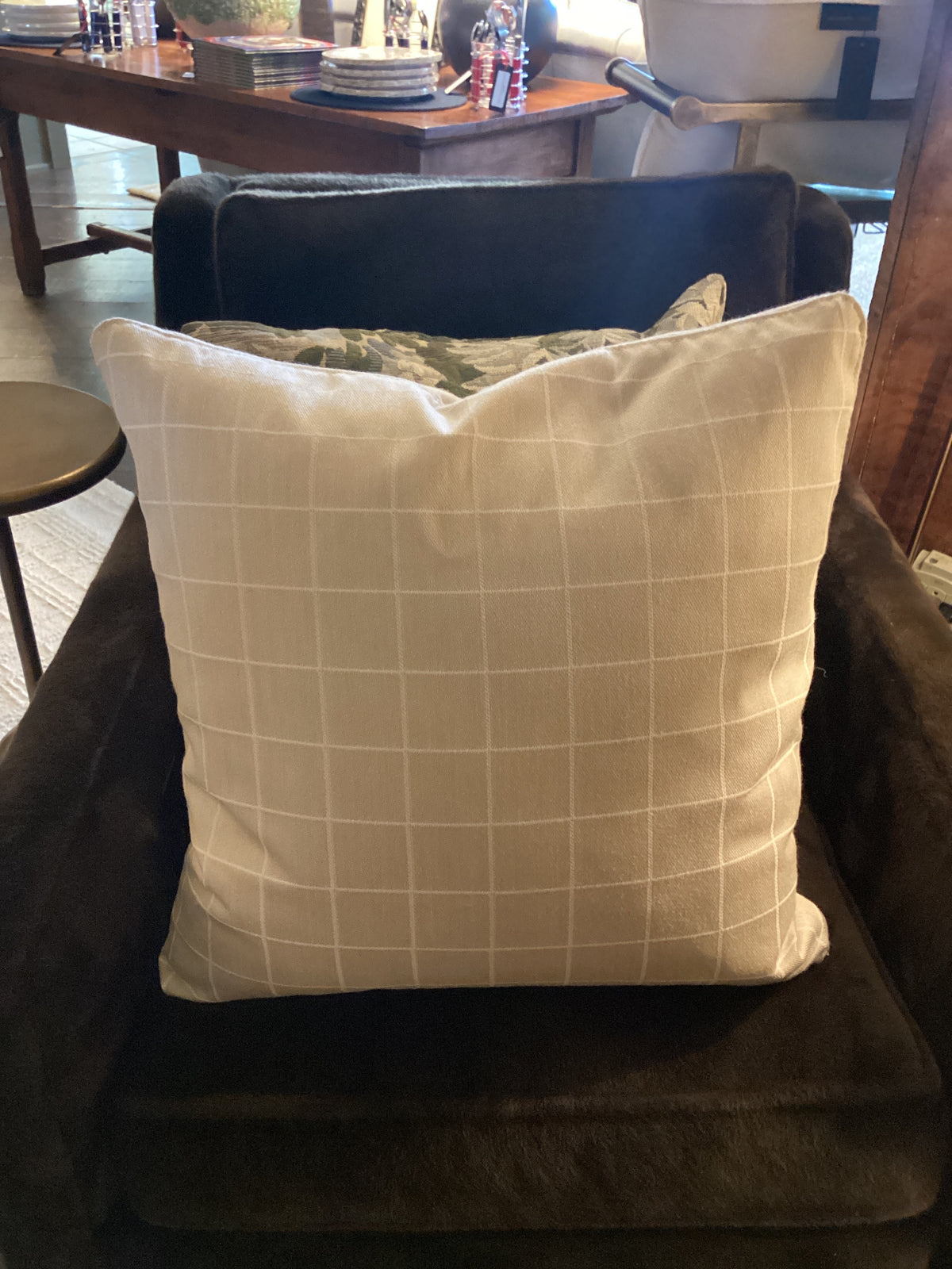 Beige window check pillow