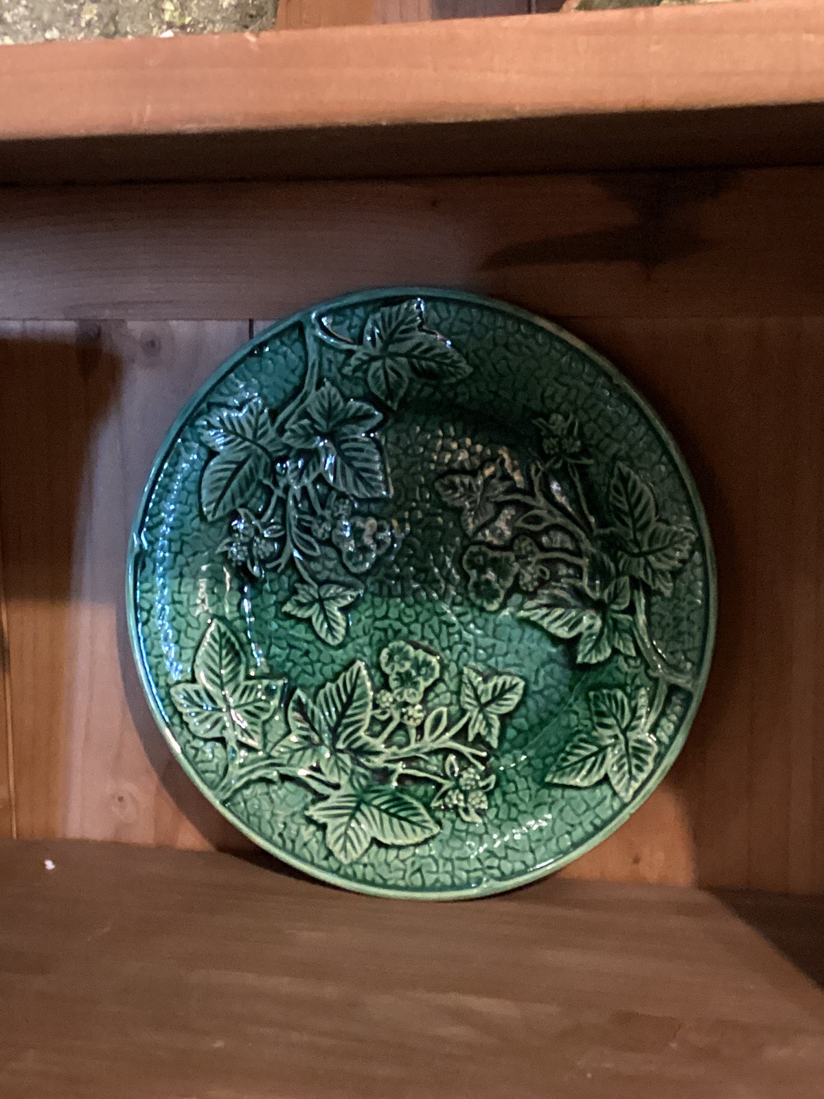 Plate - antique Majolica style Green berry design