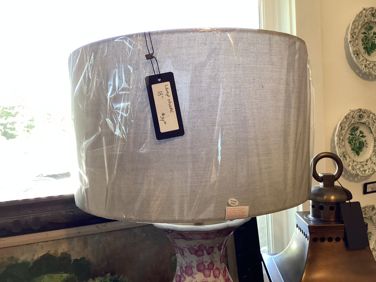 LAMP SHADE 18”