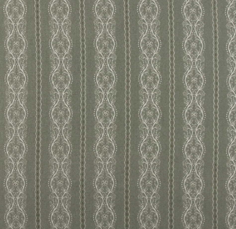 TABLECLOTH CLIMBING VINE BASIL 30”X29 7/8”