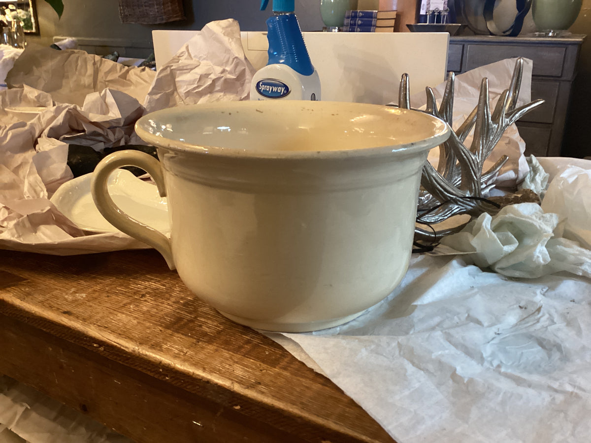 Bowl - vintage Belgium creamware with handle