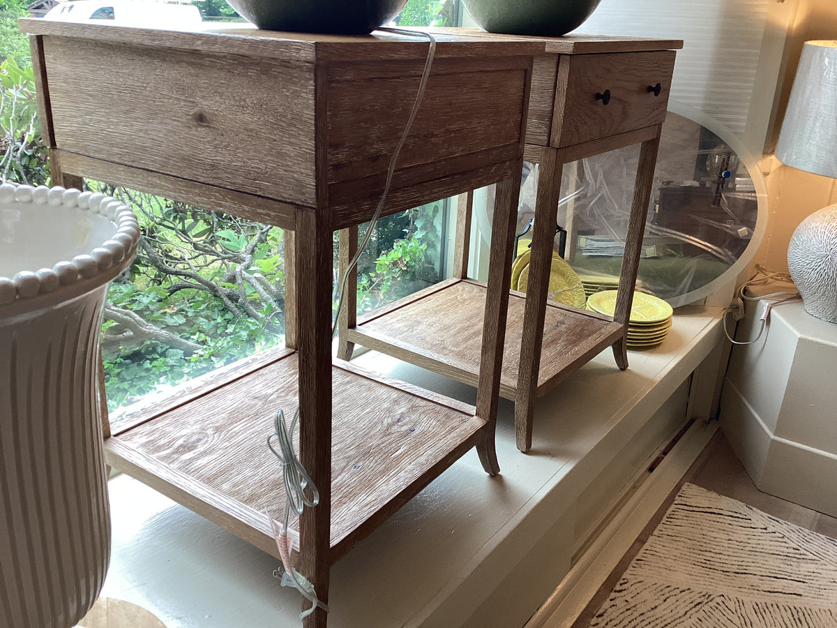 TAPERED LEGS OAK NIGHTSTAND ONE DRAWER 20X20X29