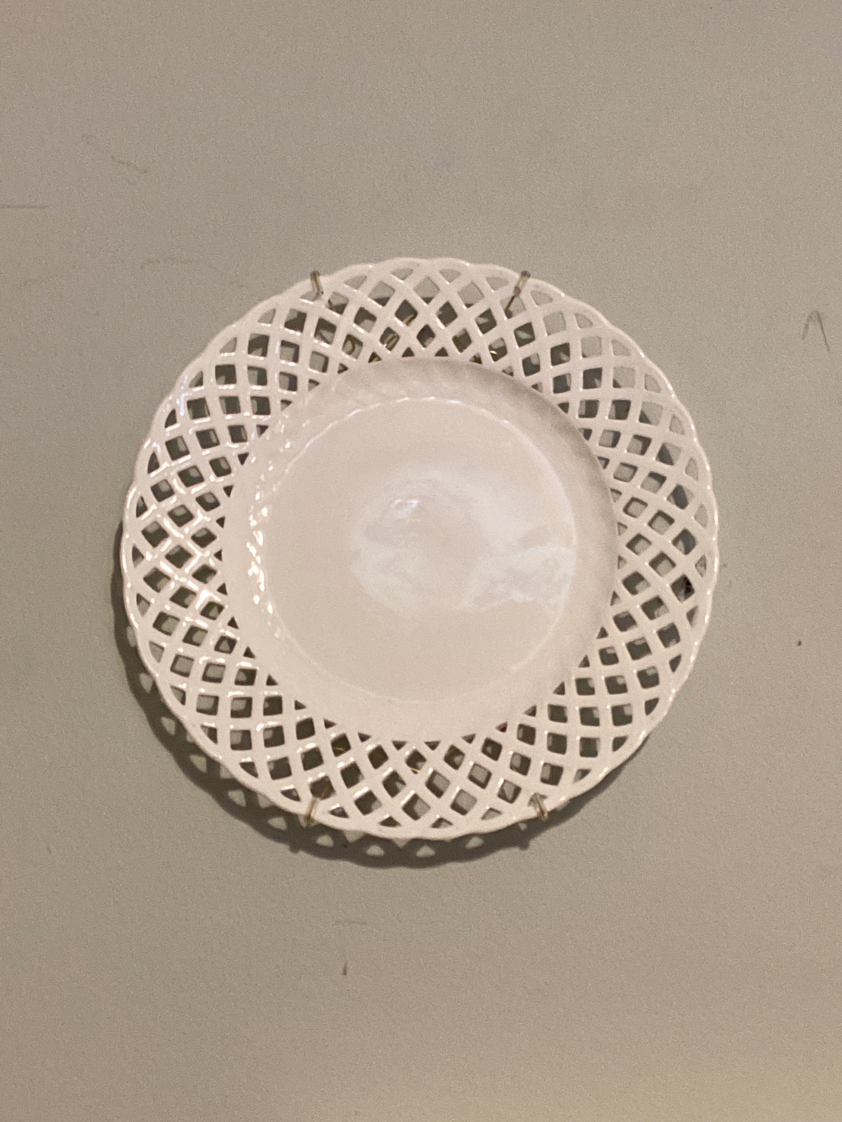 Plate - white lattice Vintage
