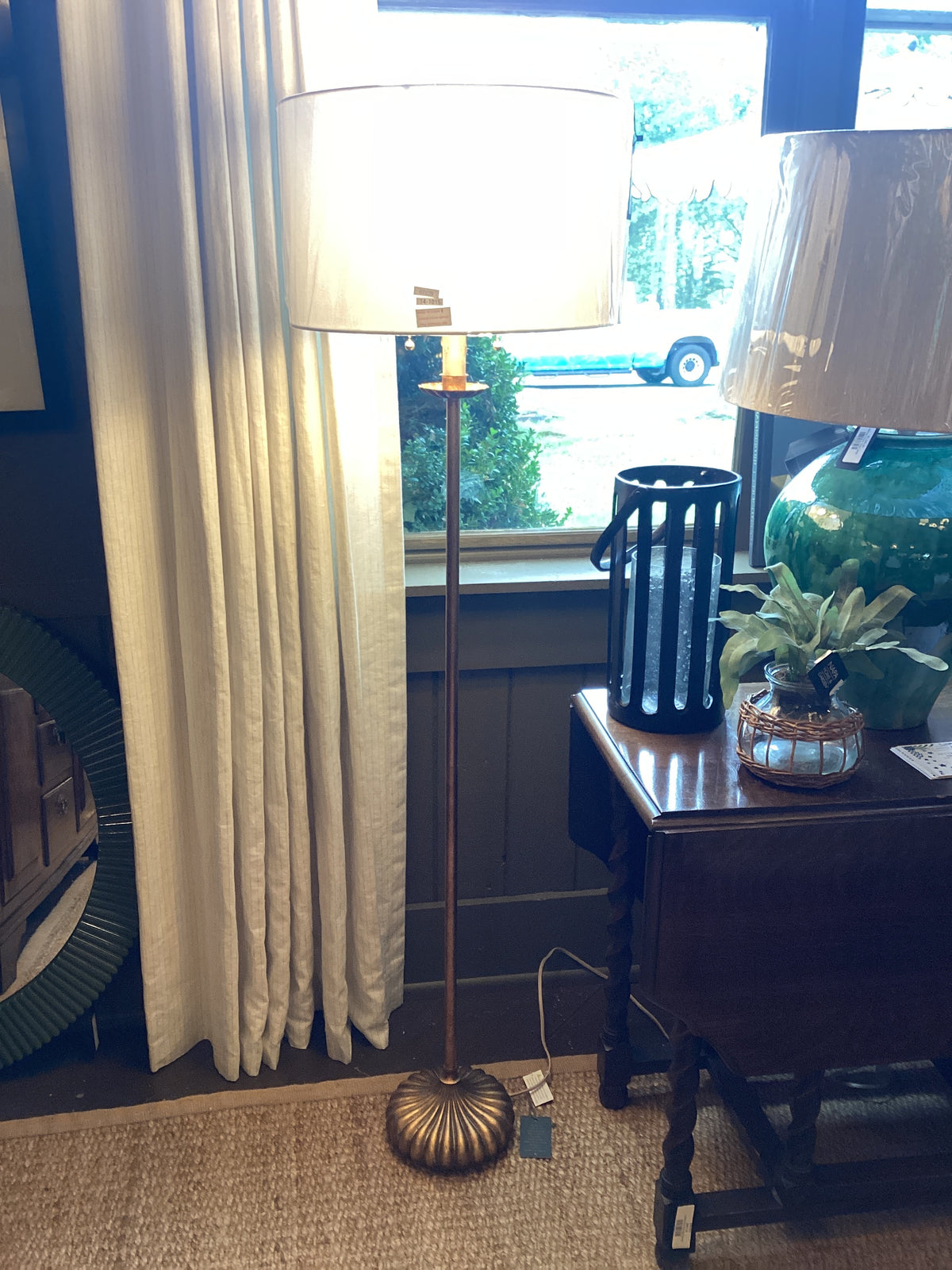 Clove Stem Floor Lamp