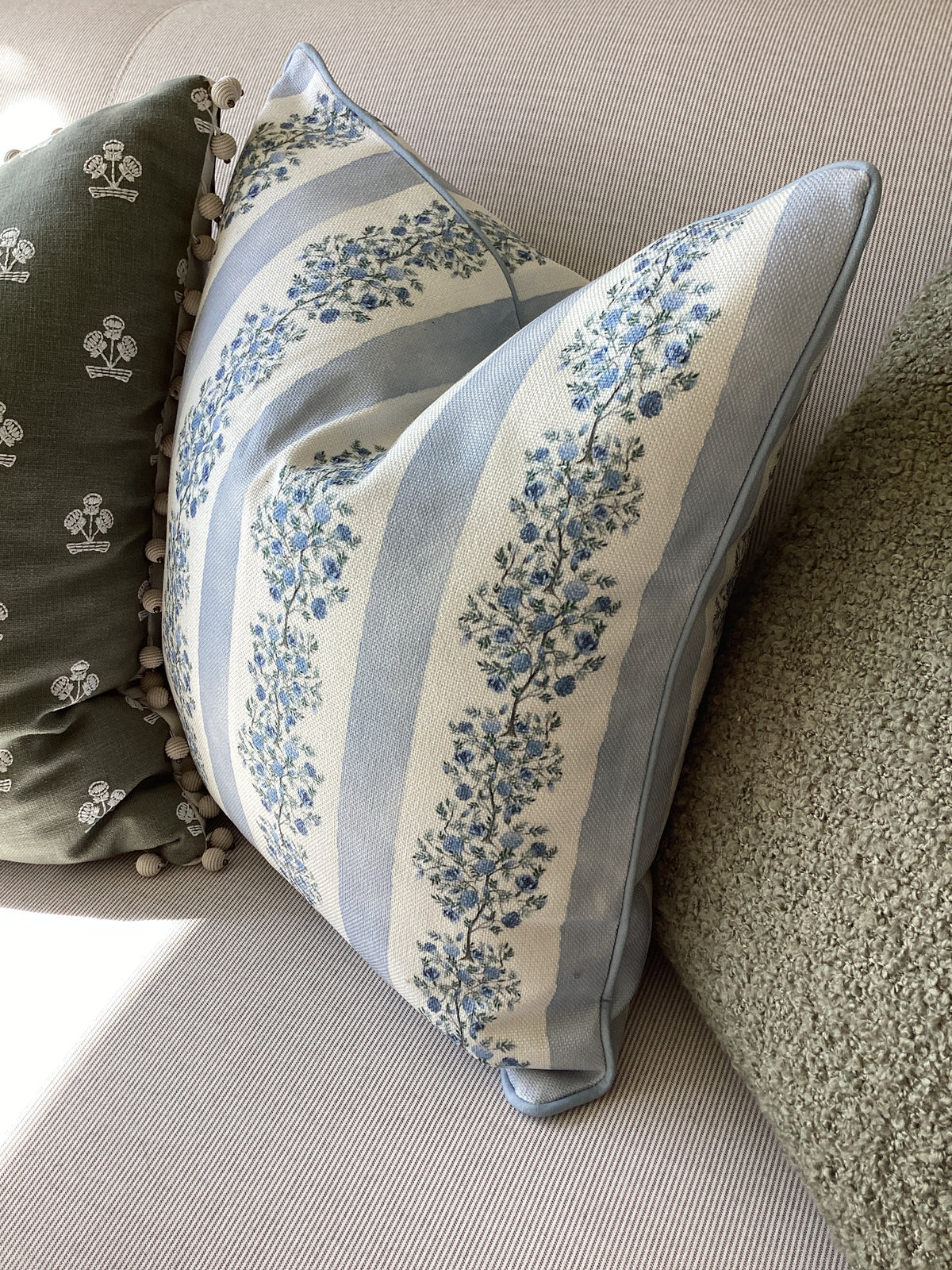 Pillow blue& ivory, blue,green,ivory 20 x 20