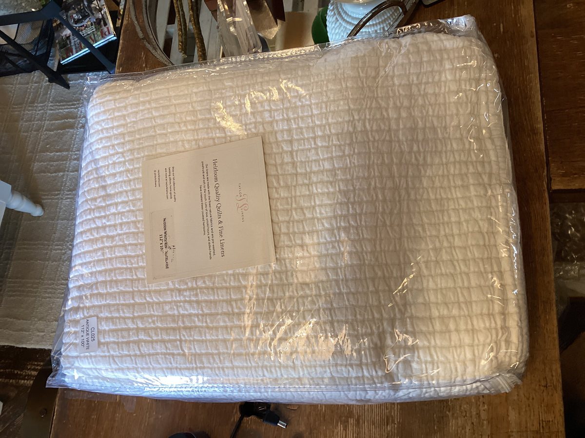 King White Coverlet 112”x100”