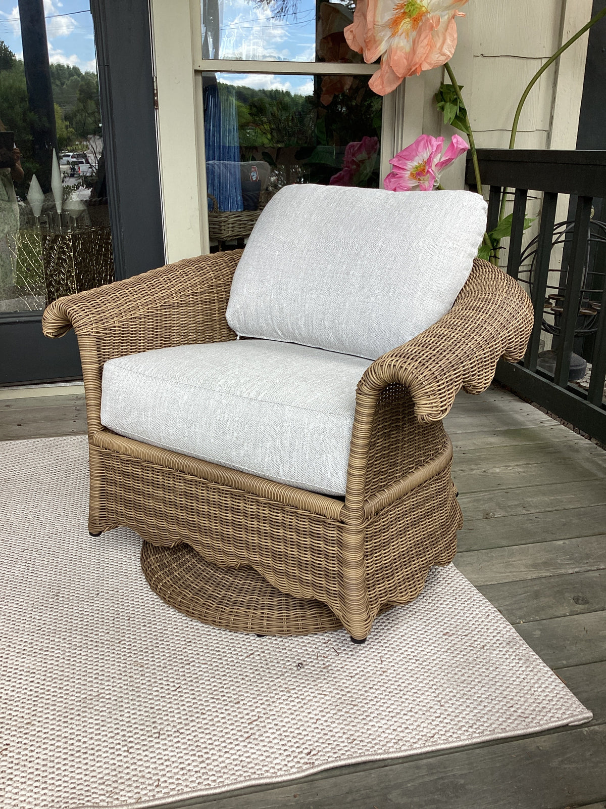 LV Scalloped Custom Indoor/Outdoor Swivel Glider